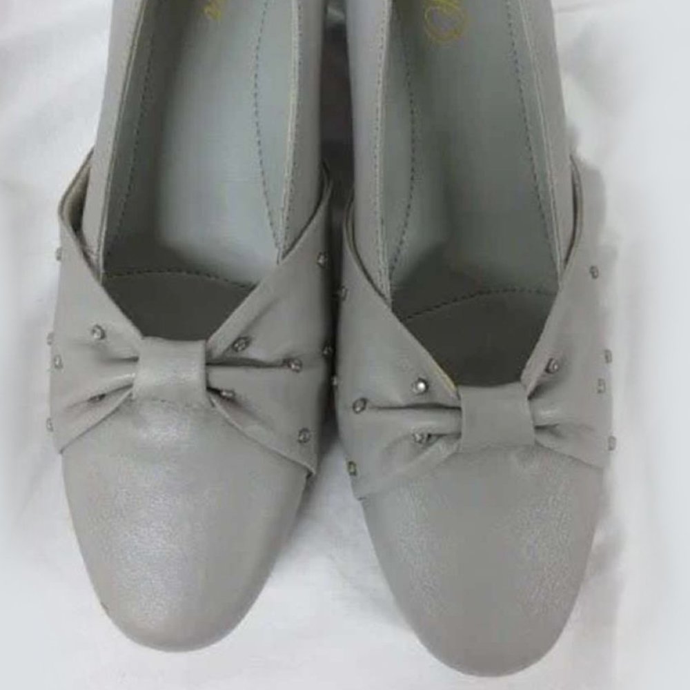 Silver Matte Sofwear Bow-tie Diamond Decal Pumps